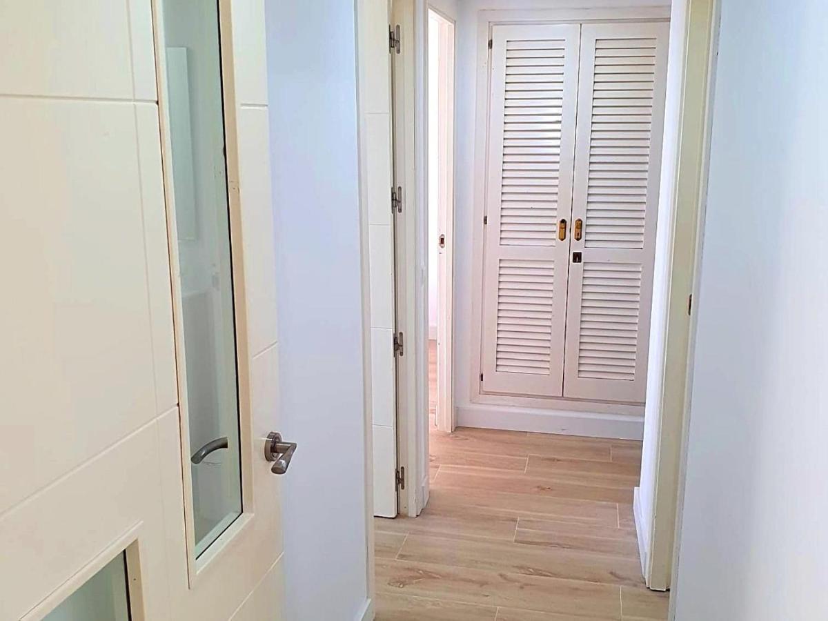 First Line Apartment With 3 Bedrooms And Seaviews Benidorm Eksteriør billede
