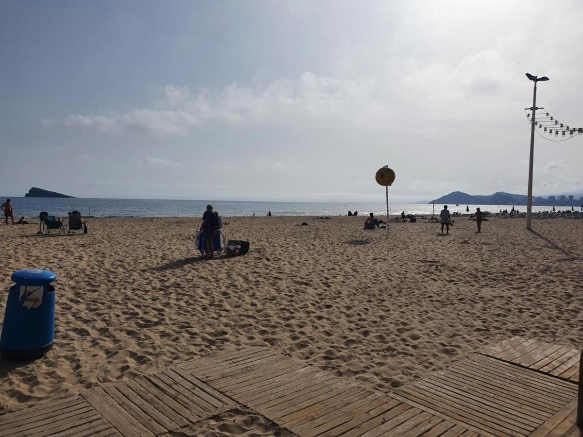 First Line Apartment With 3 Bedrooms And Seaviews Benidorm Eksteriør billede