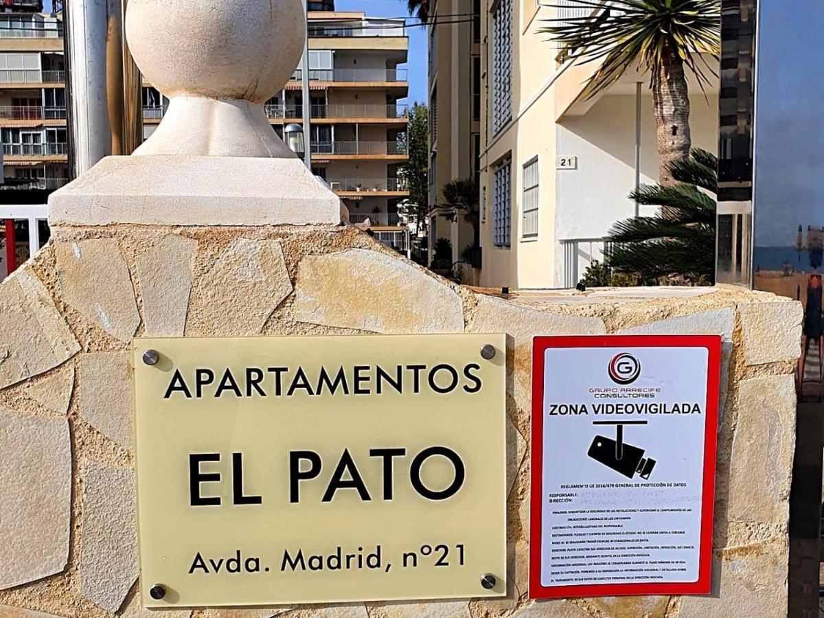 First Line Apartment With 3 Bedrooms And Seaviews Benidorm Eksteriør billede