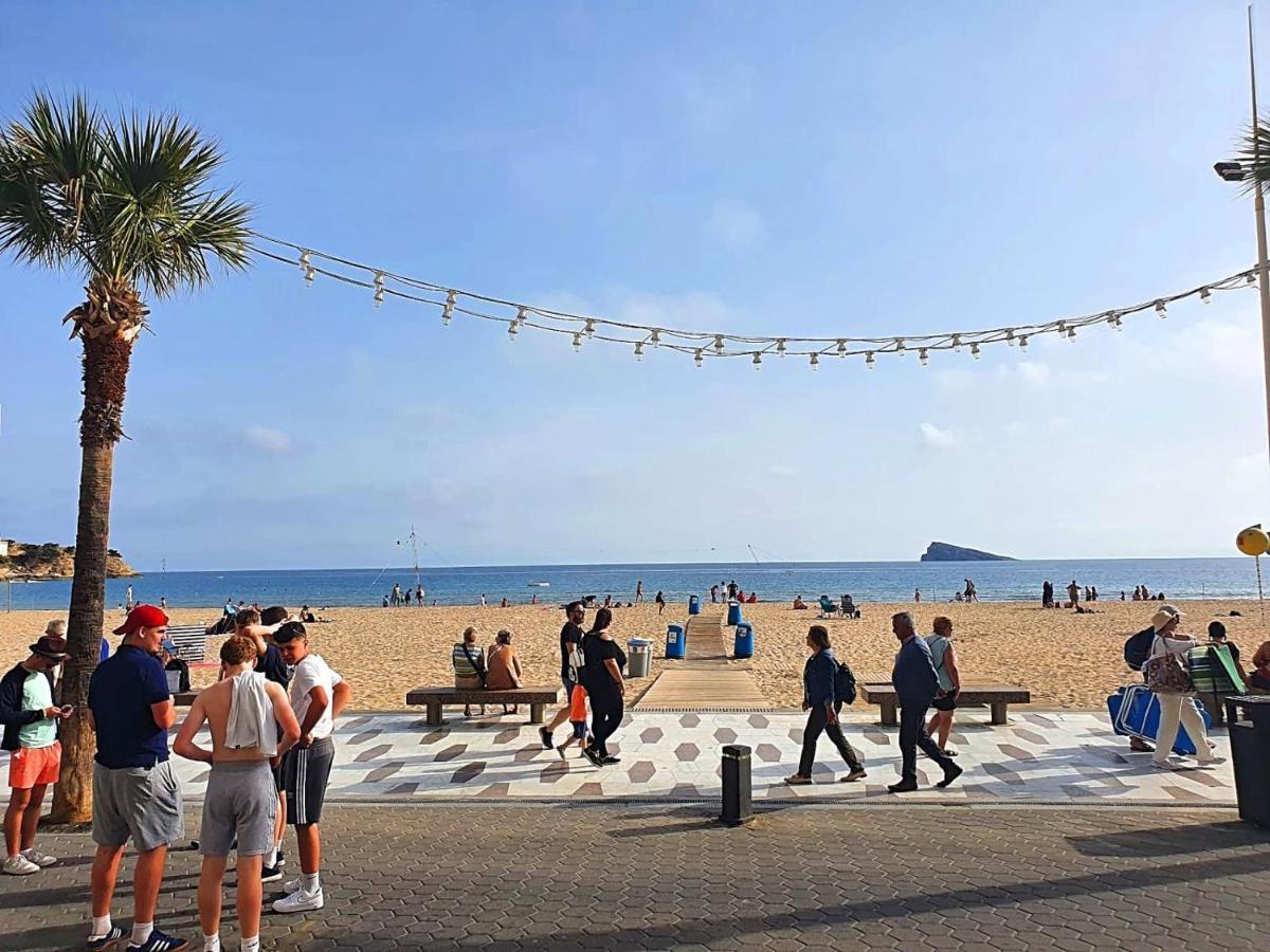 First Line Apartment With 3 Bedrooms And Seaviews Benidorm Eksteriør billede