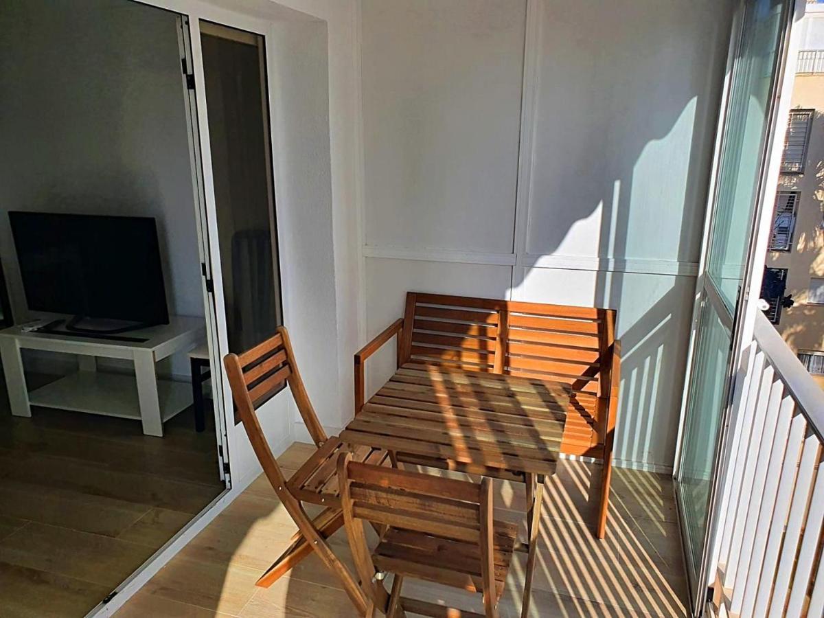 First Line Apartment With 3 Bedrooms And Seaviews Benidorm Eksteriør billede